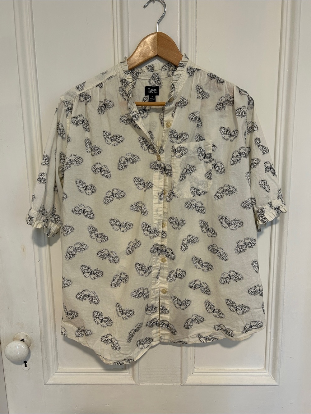 Lee lightweight Butterfly Print Ruffle Blouse-Size S